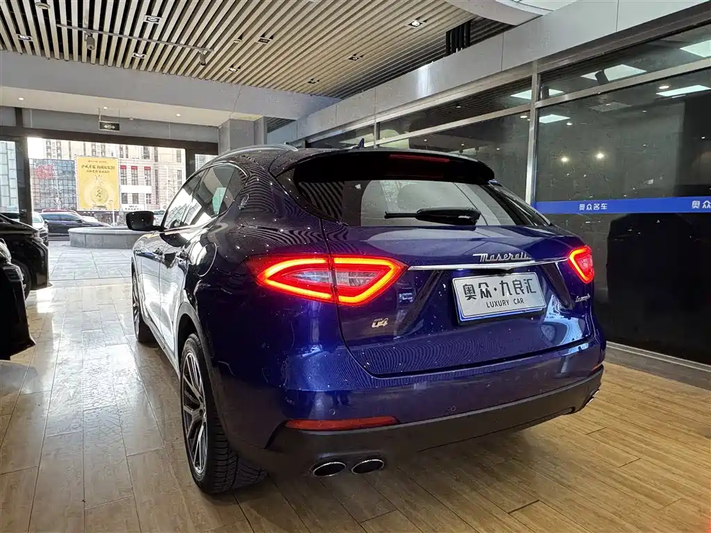 Maserati Levante 2018 — фото 15
