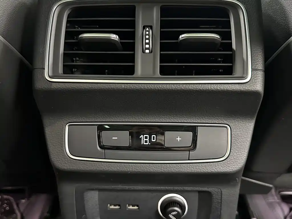 Audi Q5L 2022 — фото 22
