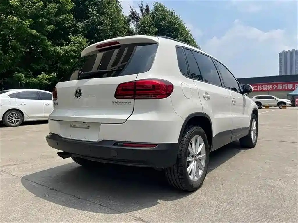 Volkswagen Tiguan 2017 — фото 12