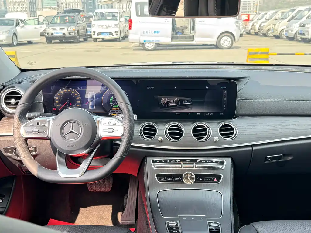 Mercedes-Benz E-Class 2020 — фото 16