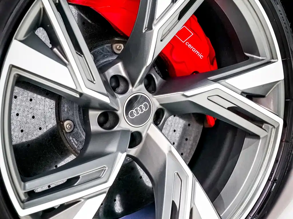 Audi RS 6 2021 — фото 7