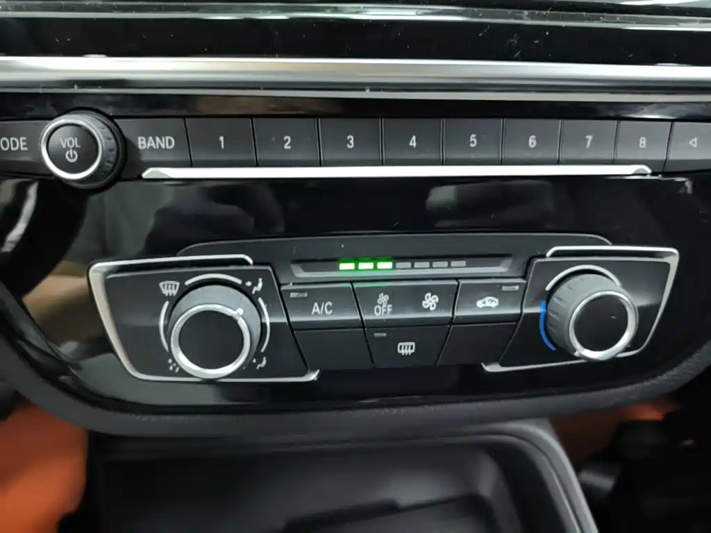 BMW 1 Series 2022 — фото 13