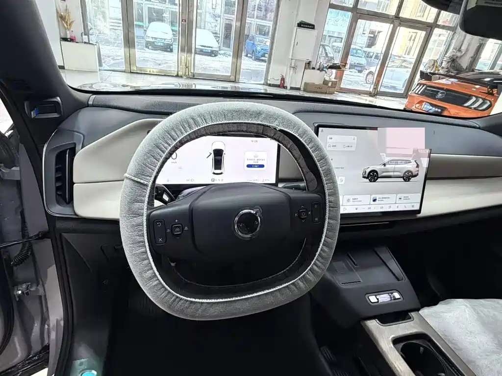 Volvo XC70 PHEV 2025 — фото 12