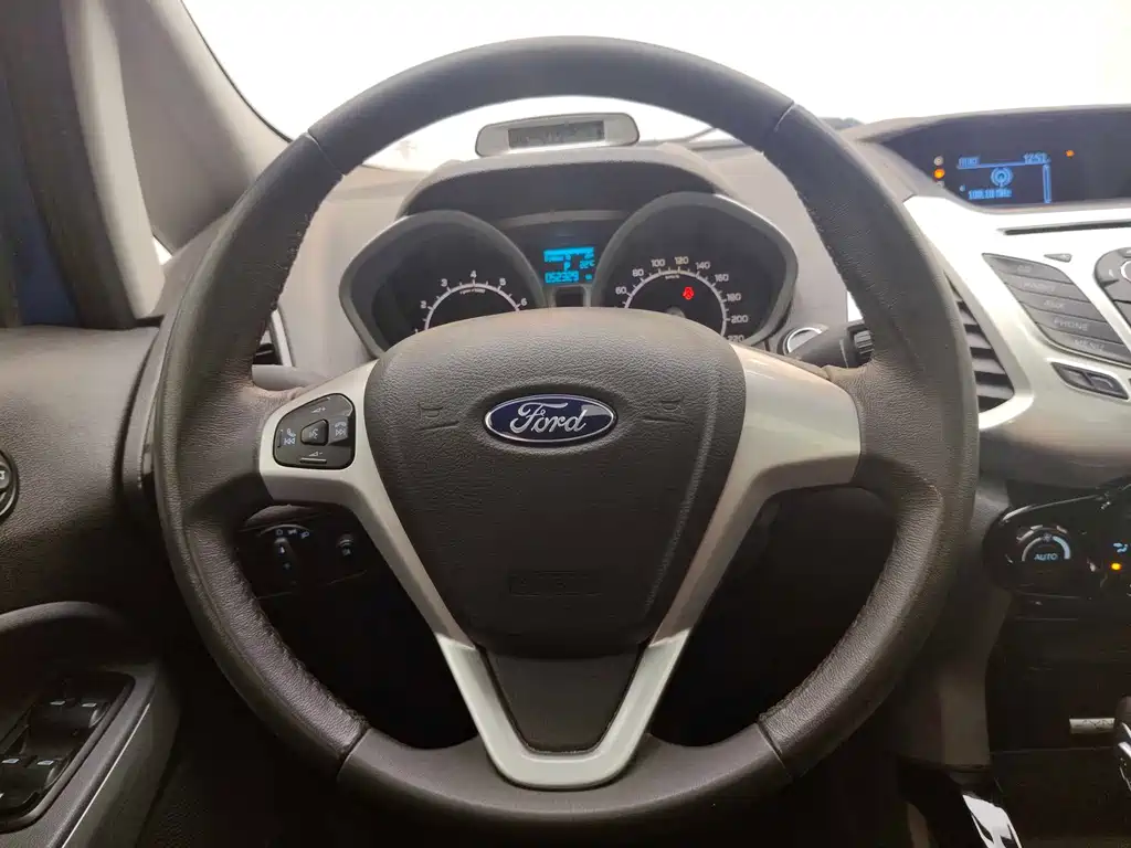 Ford Ecosport 2015 — фото 10