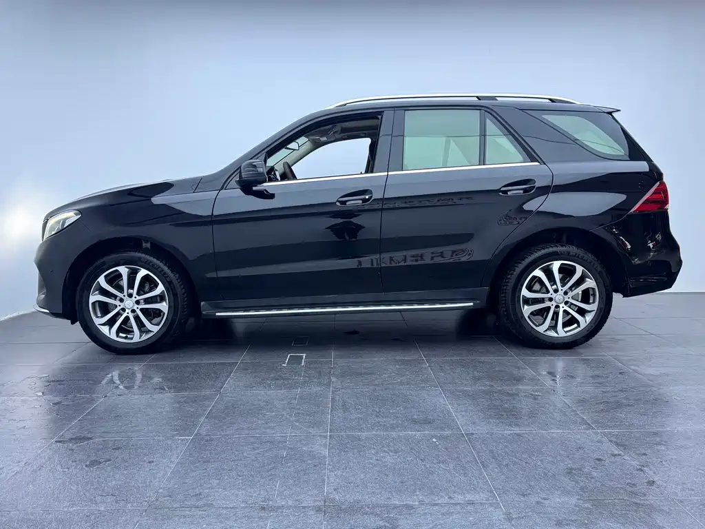 Mercedes-Benz GLE 2016 — фото 7