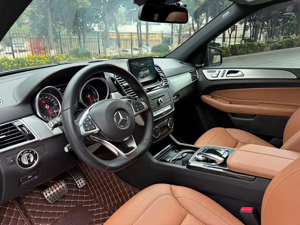 Mercedes-Benz GLE 2016 — фото 32