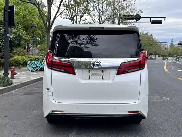 Toyota Alphard 2021