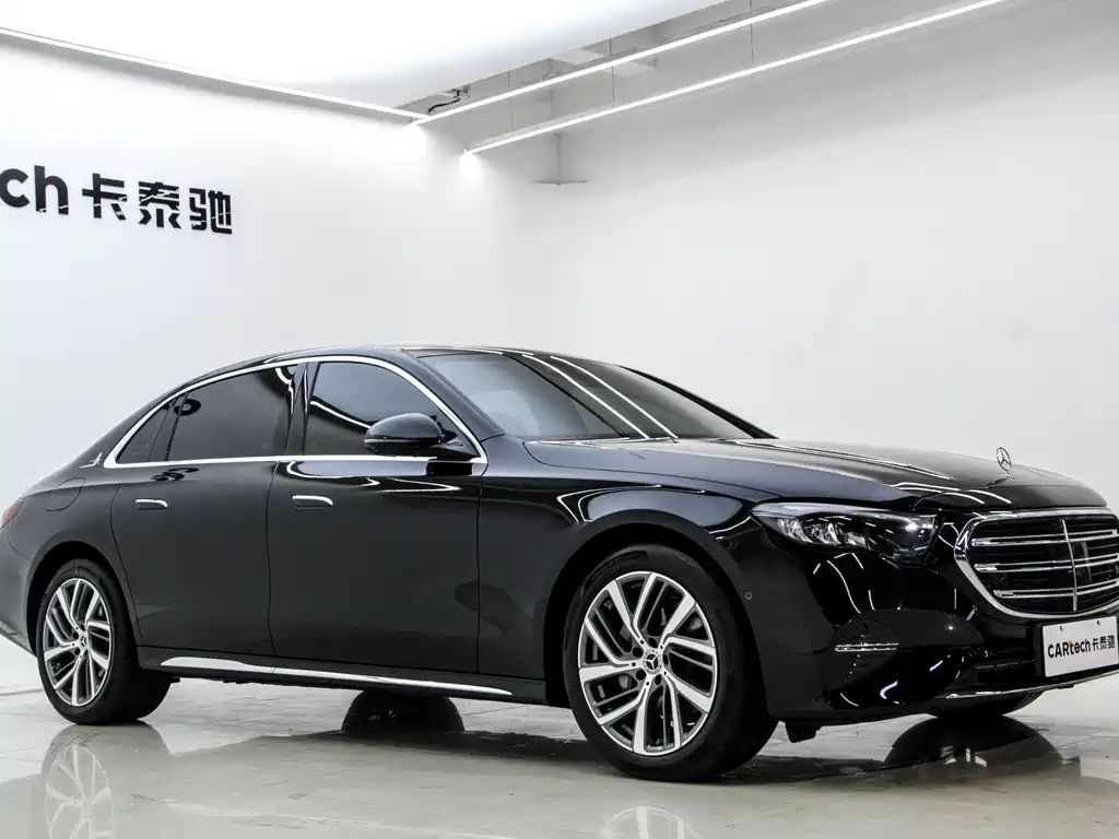 Mercedes-Benz E-Class 2025 — фото 3