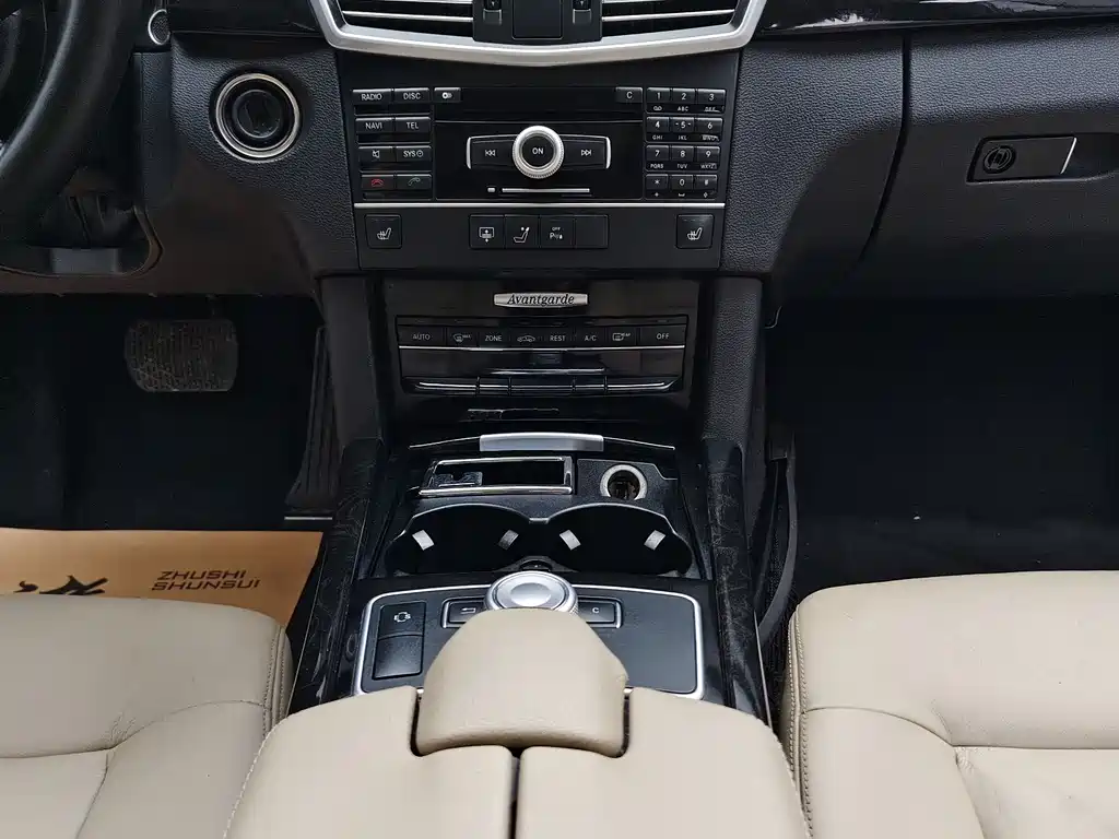 Mercedes-Benz E-Class 2011 — фото 10