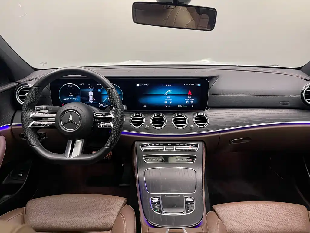 Mercedes-Benz E-Class 2022 — фото 9