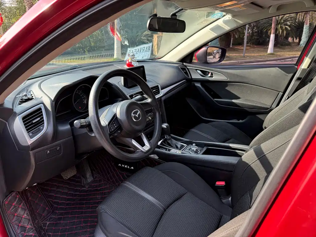 Mazda 3 Axela 2019 — фото 11