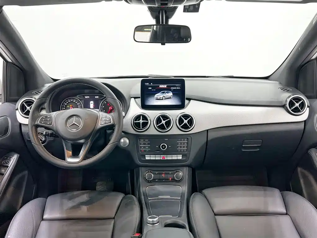Mercedes-Benz B-Class 2018 — фото 15