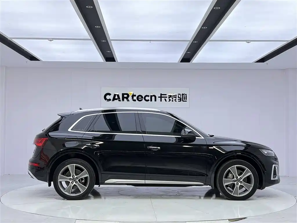 Audi Q5L 2021 — фото 4