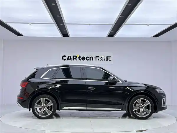 Audi Q5L 2021