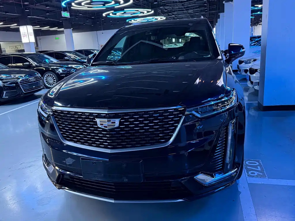 Cadillac XT6 2021 — фото 2