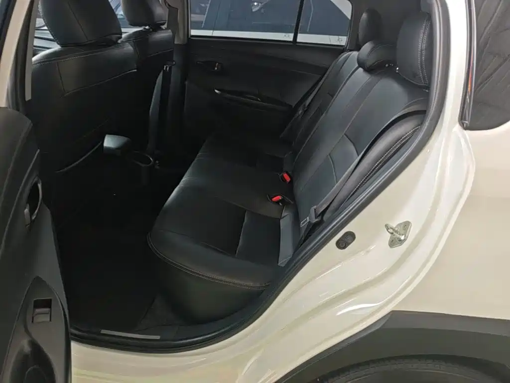 Toyota Yaris L 2021 — фото 17