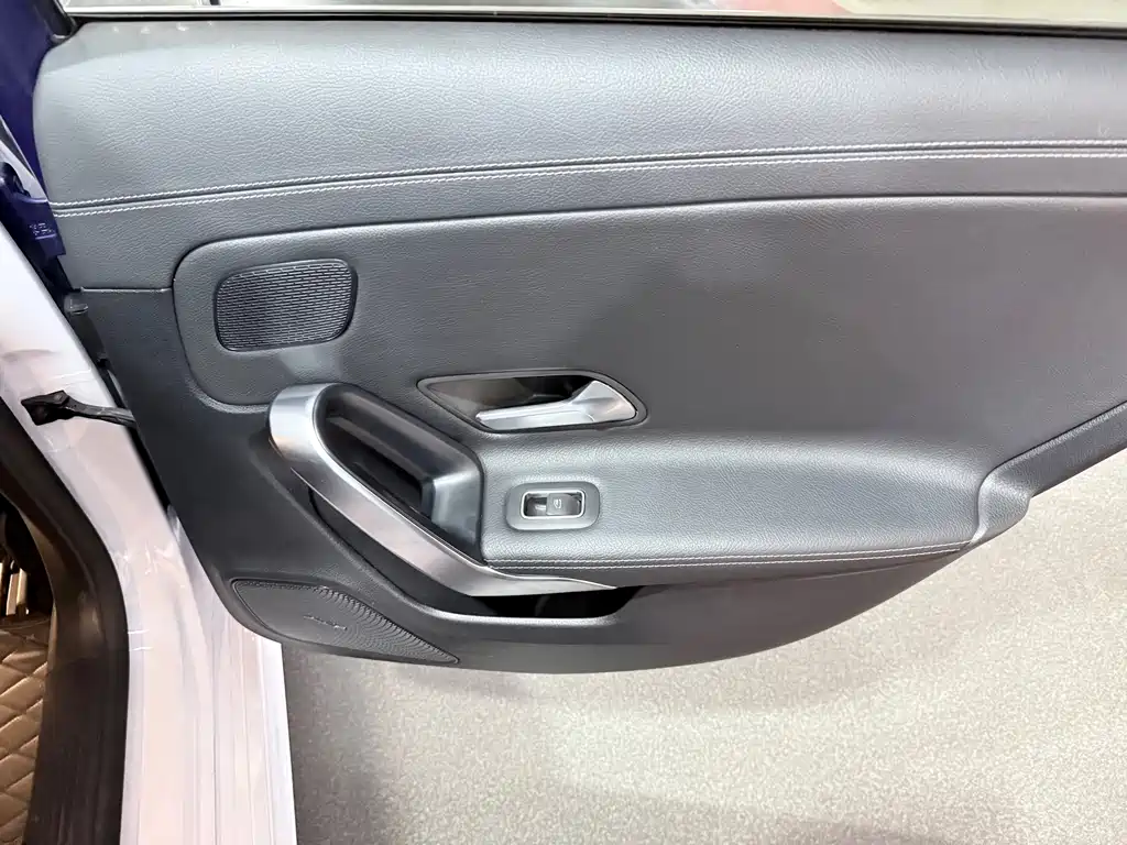 Mercedes-Benz A-Class 2020 — фото 13