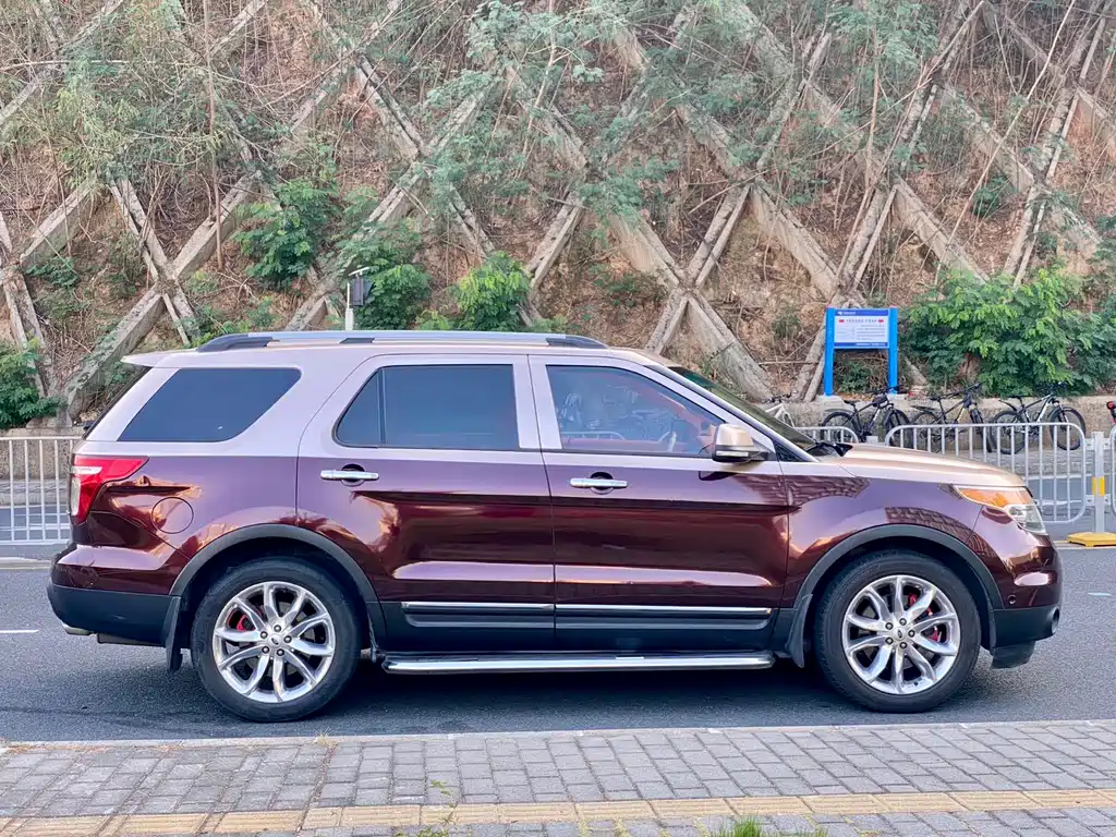 Ford Explorer 2015 — фото 4