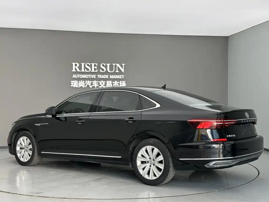 Volkswagen Passat 2019 — фото 8