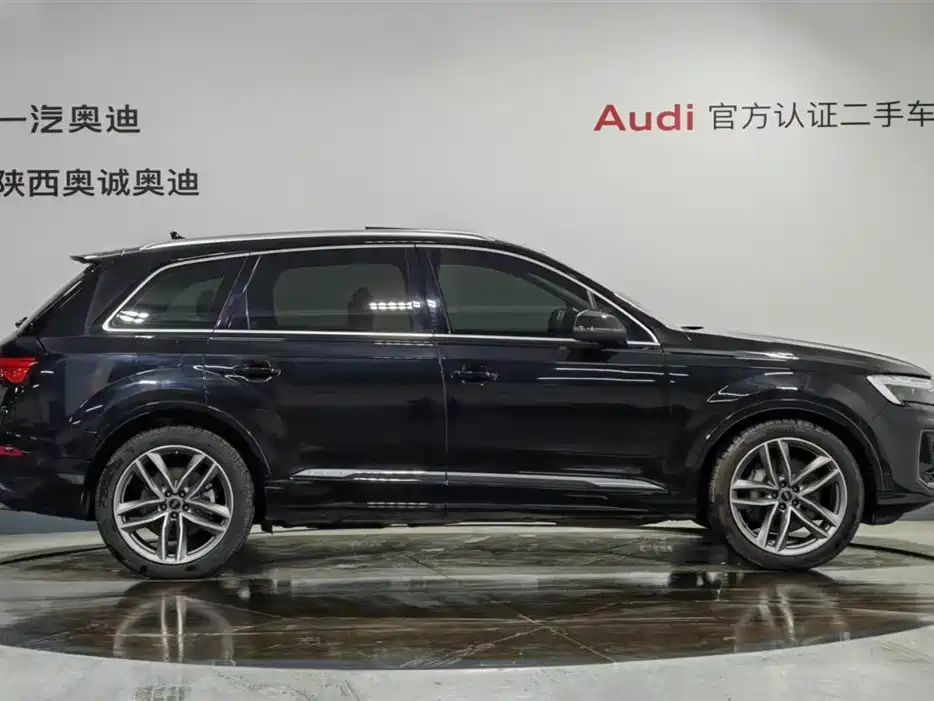 Audi Q7 2025 — фото 3