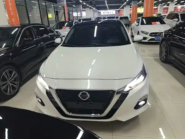 Nissan Teana 2022