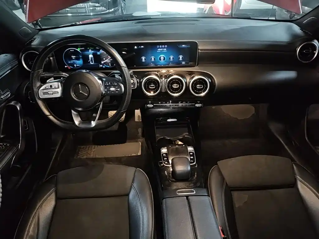 Mercedes-Benz A-Class 2019 — фото 10