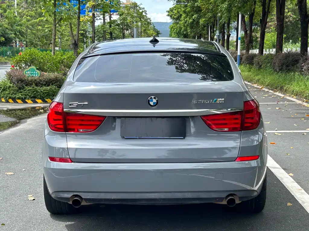 BMW 5 Series GT 2010 — фото 10