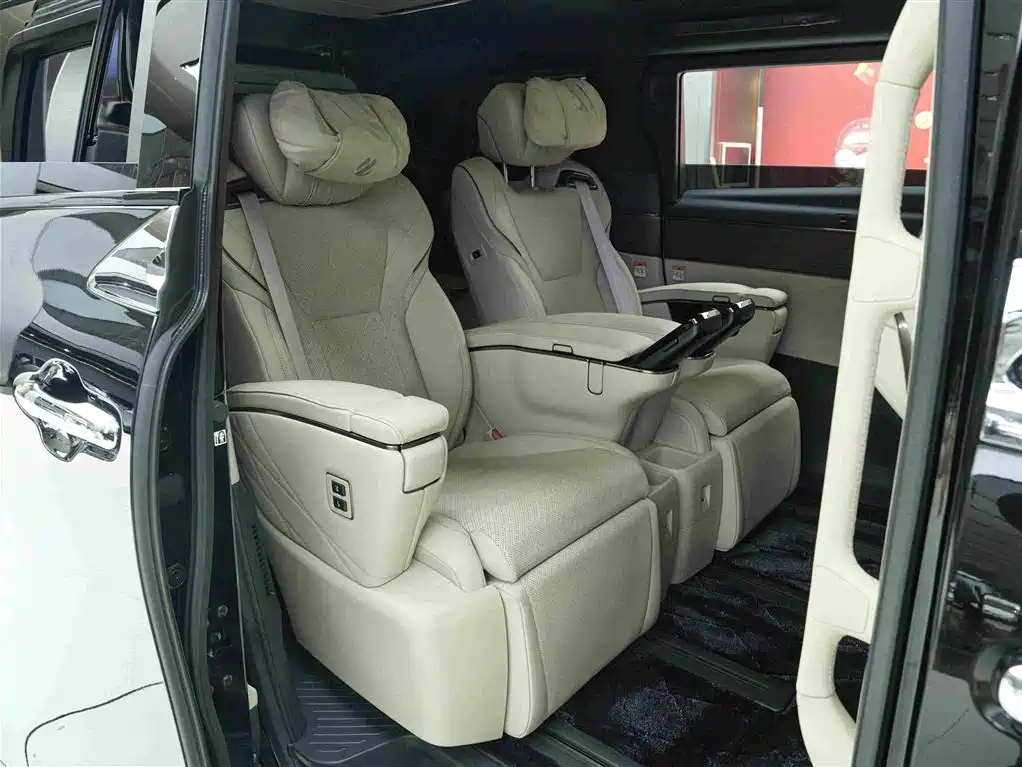 Toyota Alphard 2025 — фото 13
