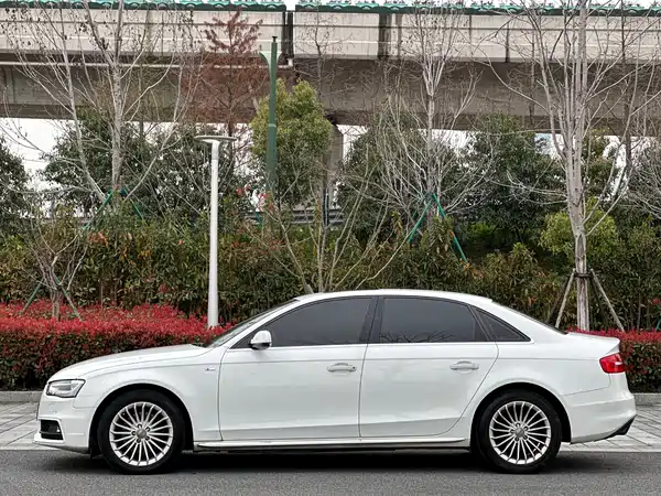 Audi A4L 2016