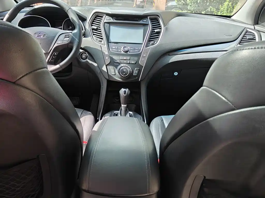 Hyundai Santa Fe 2015 — фото 25