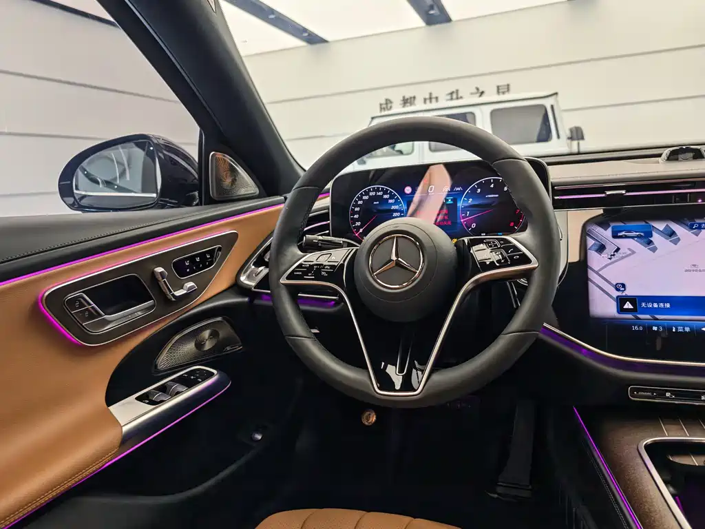 Mercedes-Benz E-Class 2024 — фото 11