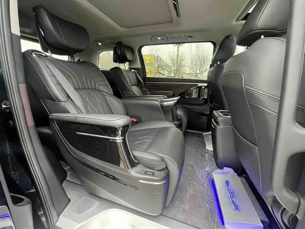 GAC Motor Trumpchi M8 2024 — фото 8