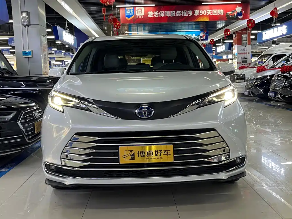 Toyota Sienna 2023 — фото 2