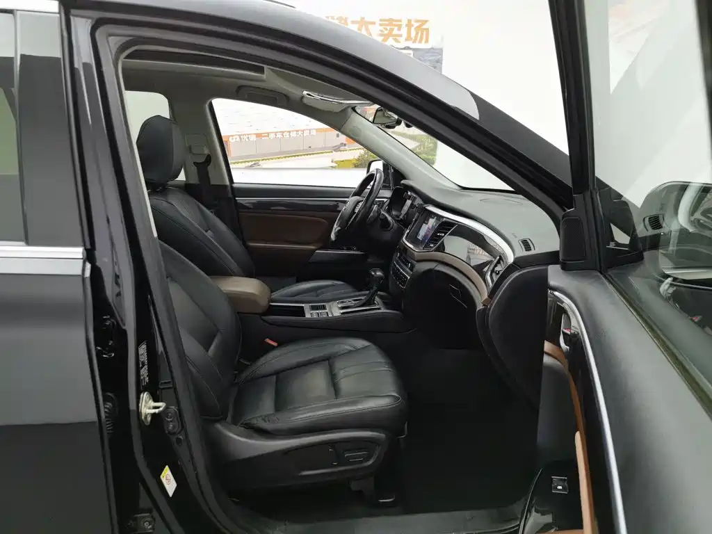 GAC Motor Trumpchi GS8 2017 — фото 23