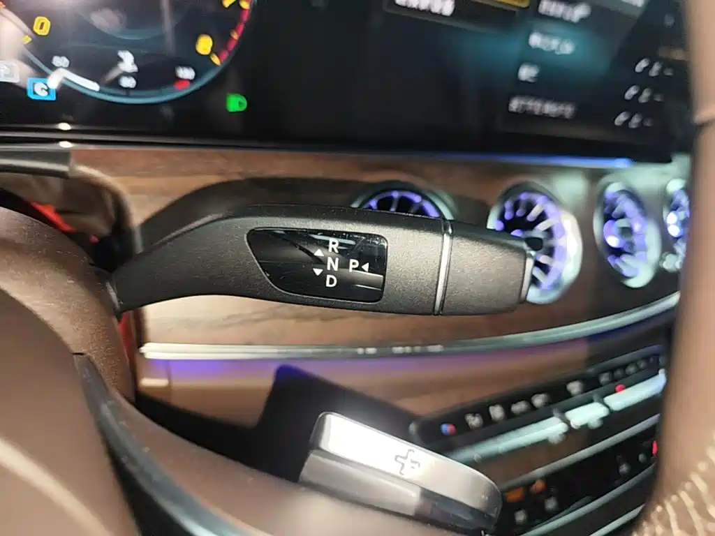 Mercedes-Benz E-Class 2021 — фото 14