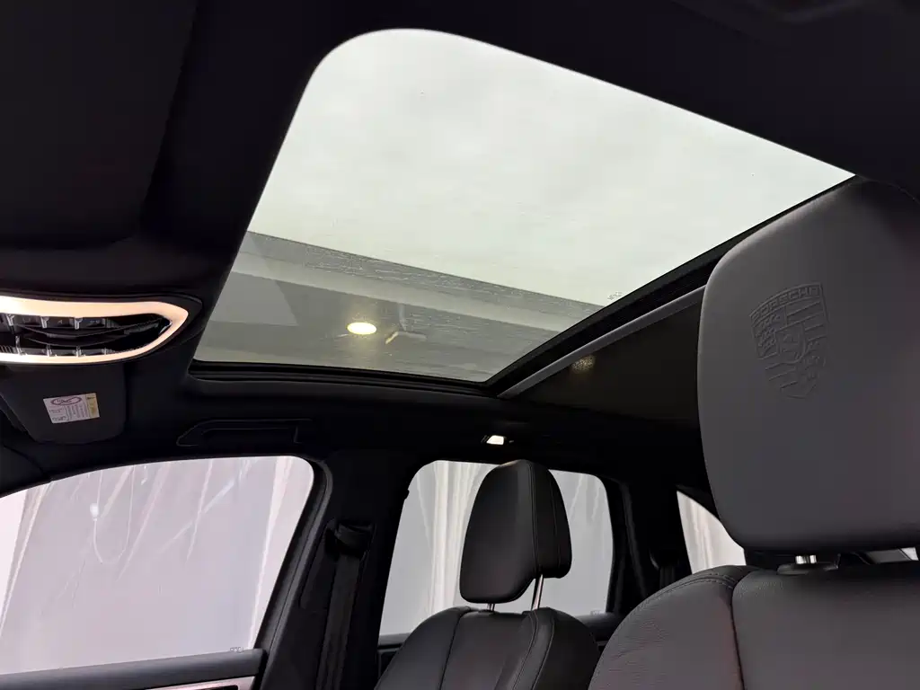 Porsche Cayenne 2017 — фото 15
