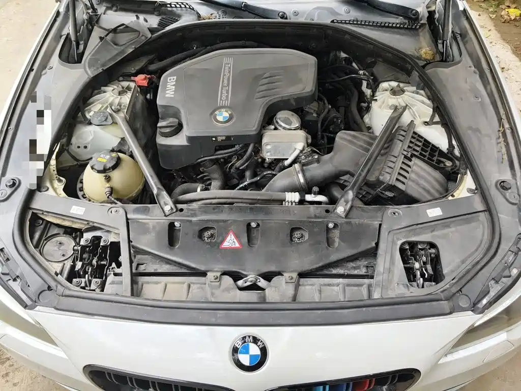 BMW 5 Series 2016 — фото 11