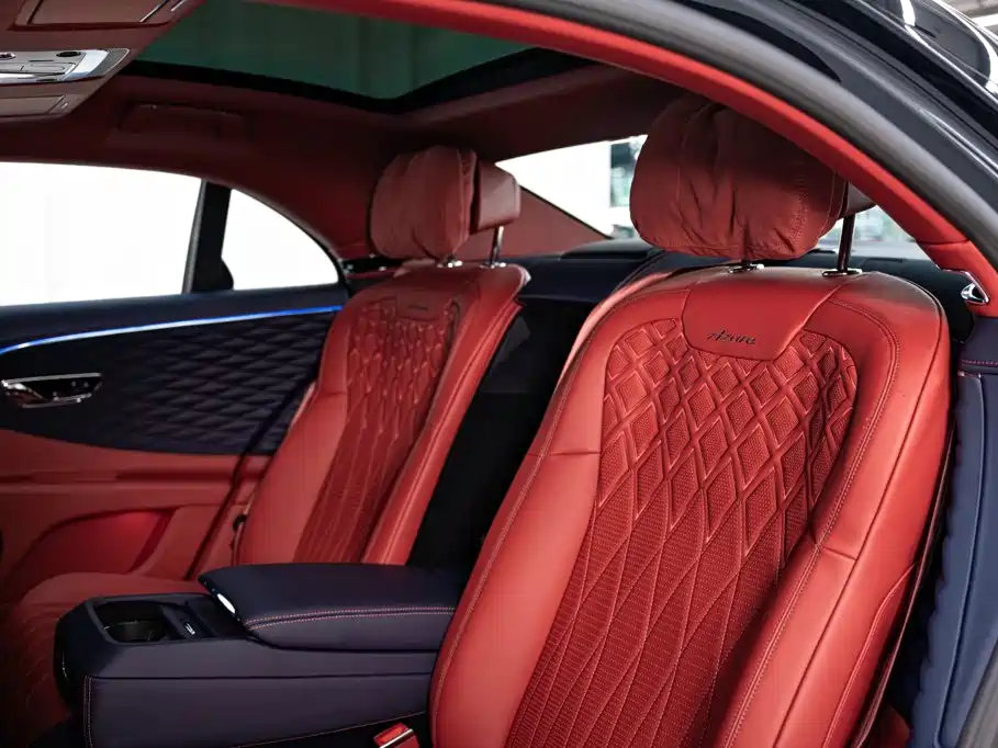 Bentley Flying Spur 2024 — фото 10