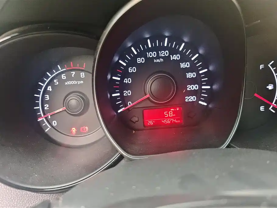 Kia K2 2015 — фото 14