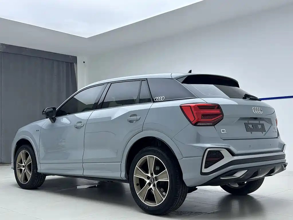 Audi Q2L 2022 — фото 4