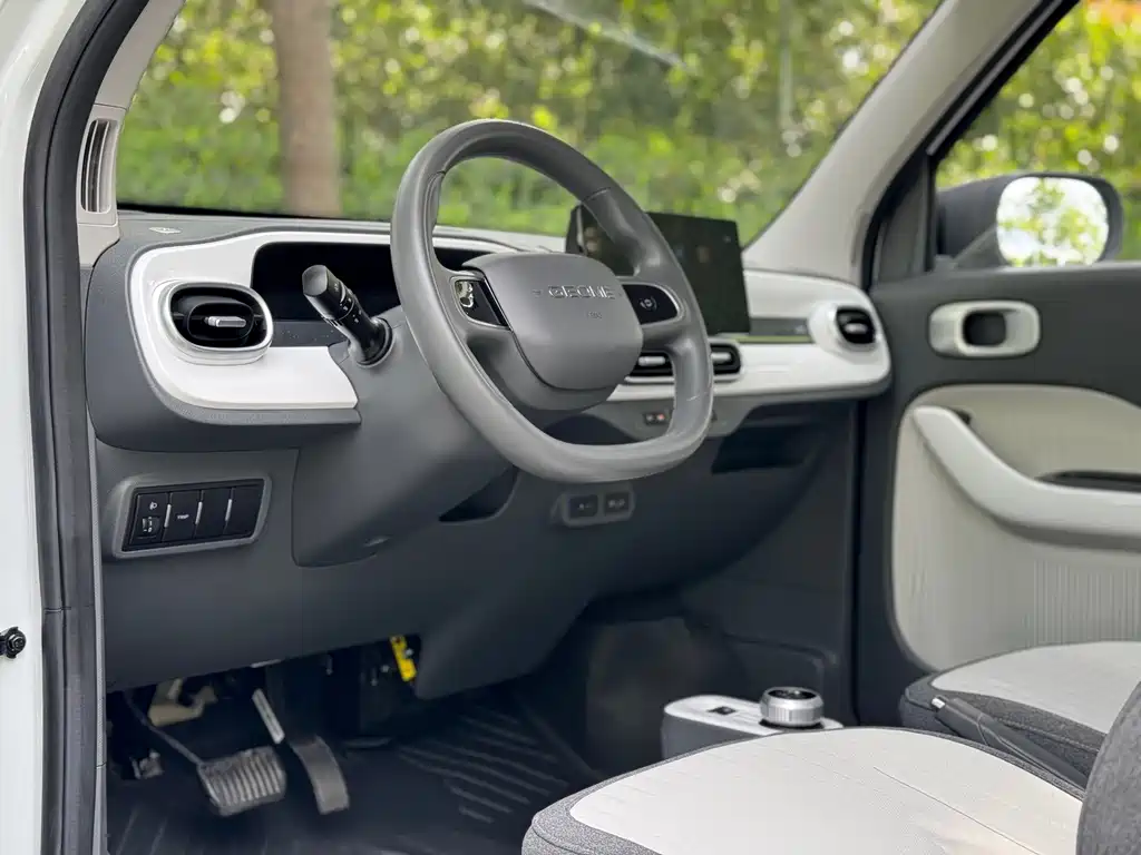 Geely Galaxy Panda 2025 — фото 11