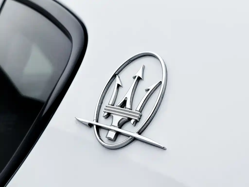Maserati Quattroporte 2015 — фото 27