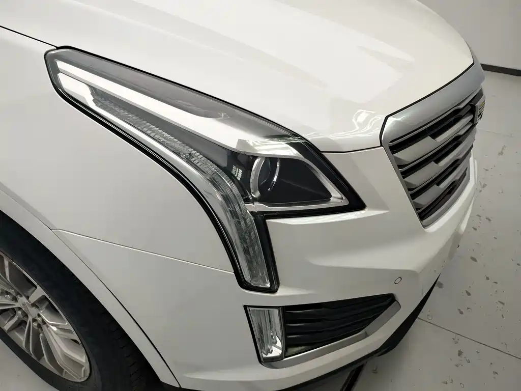 Cadillac XT5 2016 — фото 17