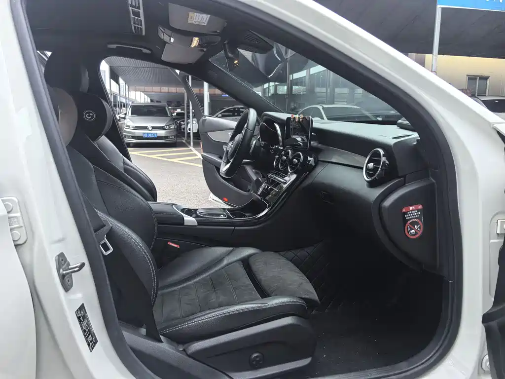 Mercedes-Benz C-Class 2019 — фото 19