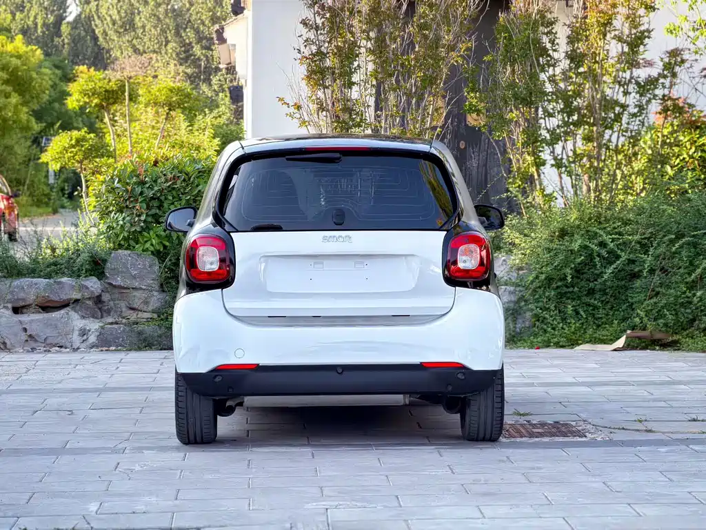 smart Fortwo 2019 — фото 9