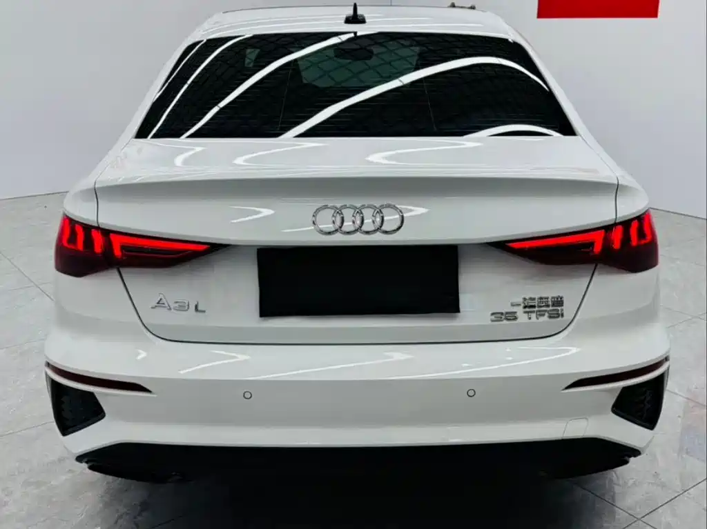 Audi A3 2023 — фото 12