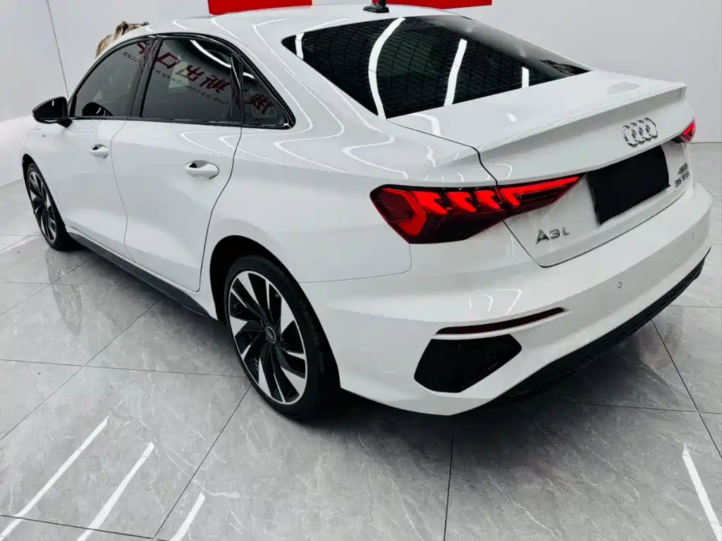 Audi A3 2023 — фото 13