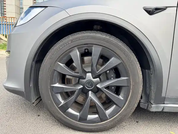 Tesla Model X 2023