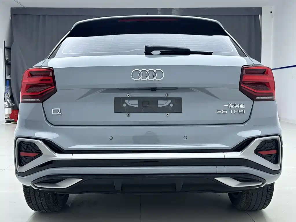 Audi Q2L 2022 — фото 5