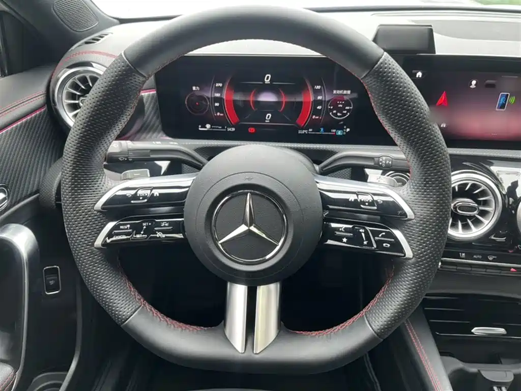 Mercedes-Benz A-Class 2024 — фото 15